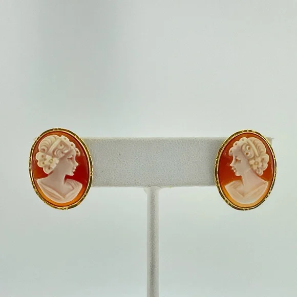 Genuine Cameo & 14K Gold Earrings, Marked 14K 585 and Italy, Hand Carved - Picture 2 of 12